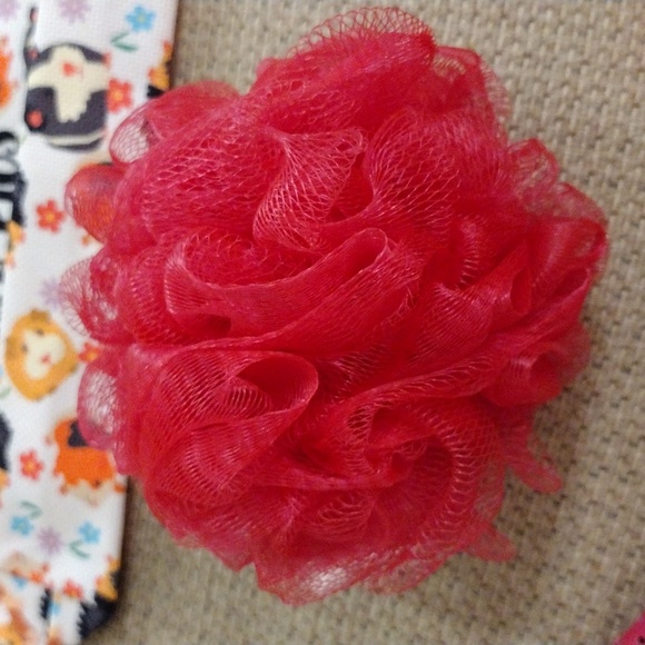 NWT Guinea Pig Makeup Bag and Goodies - Picture 2 of 9